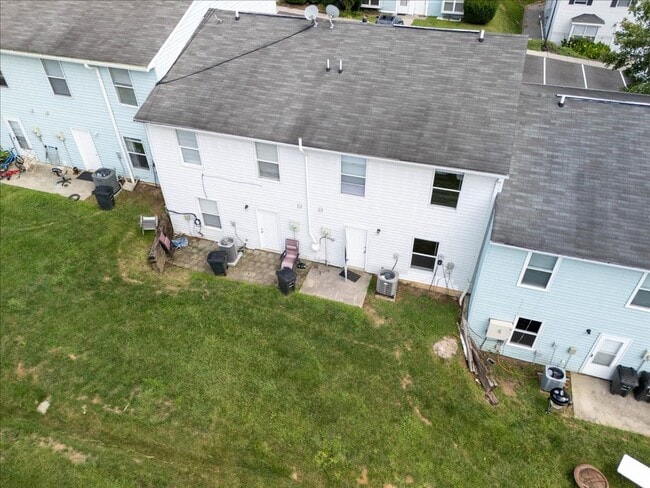 Building Photo - Spacious Home in Prime Blacksburg Location!