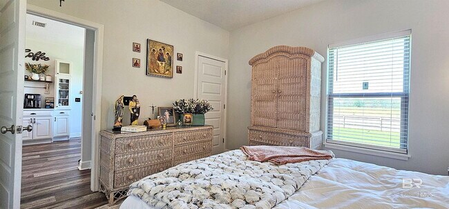 Building Photo - Single Family Home For Rent