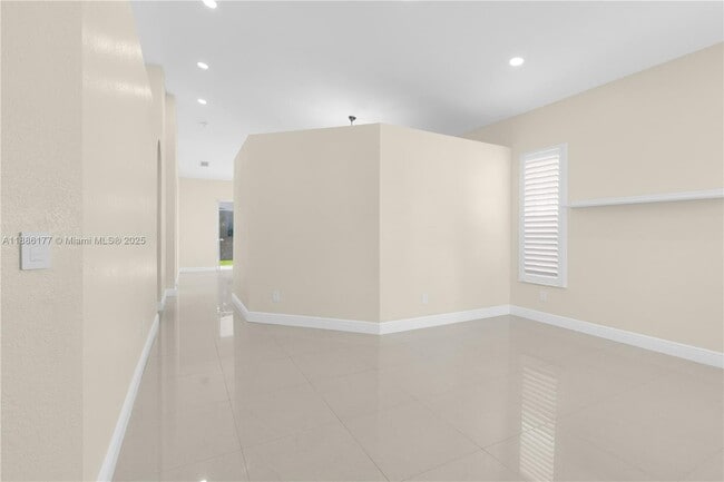 Building Photo - 4108 NE 22nd St