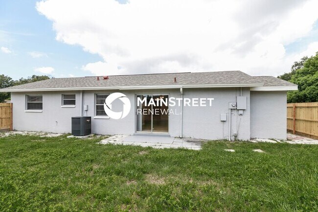 Building Photo - 4 Bedroom Pet-Friendly Home in Seminole, FL with Main Street Renewal