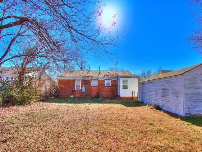 Building Photo - 405 E Northrup Dr