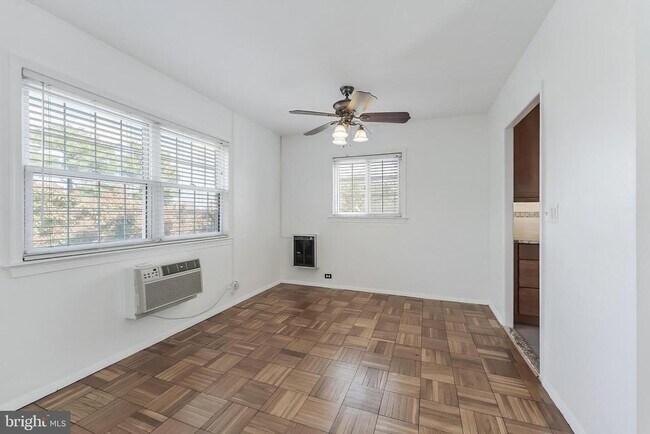 Building Photo - 3282 Martha Custis Dr