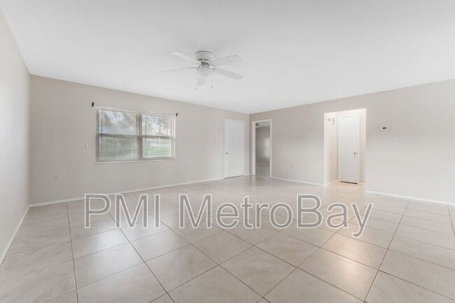 Building Photo - 7250 Applegate Dr
