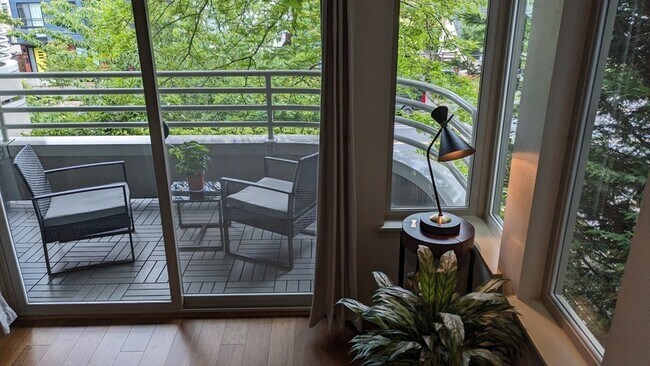 Building Photo - 2145 Dexter Ave N