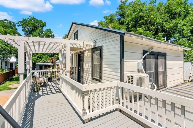 Building Photo - Home for Rent