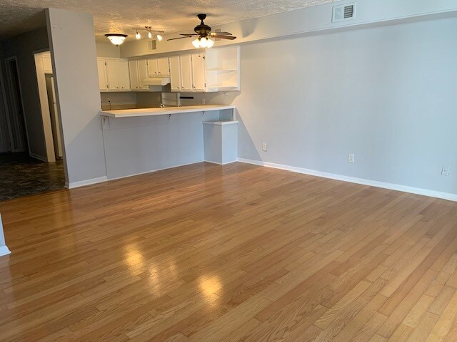 Building Photo - 365 W Illinois Ave