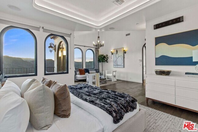 Building Photo - 16866 Charmel Ln