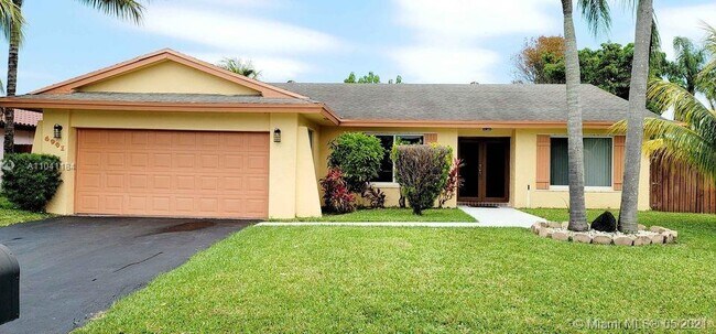 Building Photo - 6991 NW 20th Ct