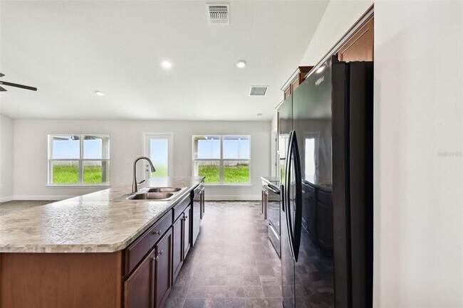 Building Photo - 360 Cimarron Ct