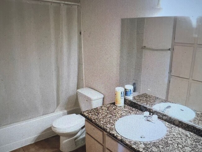 Building Photo - Cute One Bedroom, One Bath Condo