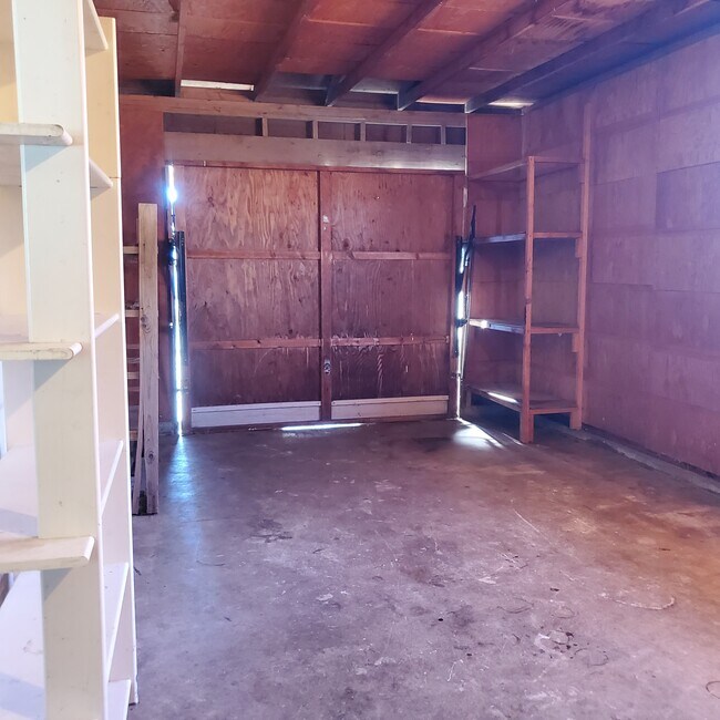 Building Photo - 206 E H St