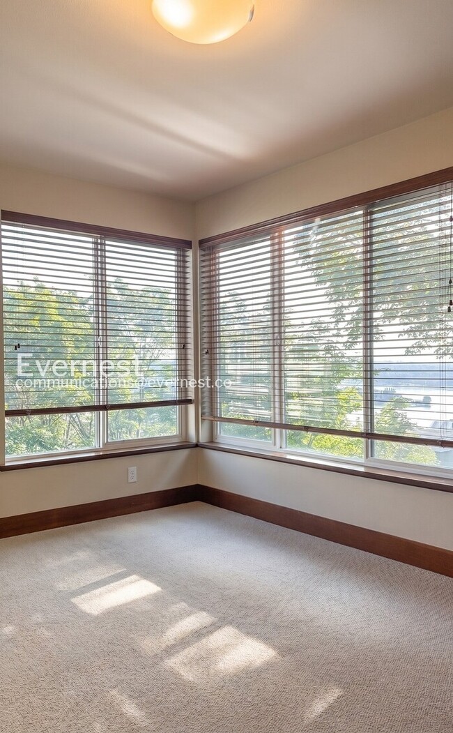 Building Photo - PROMO: Get 50% Off the First Full Month’s Rent when you Move In by 8/15/2026!/3-Bed/2.5-Bath Mode...