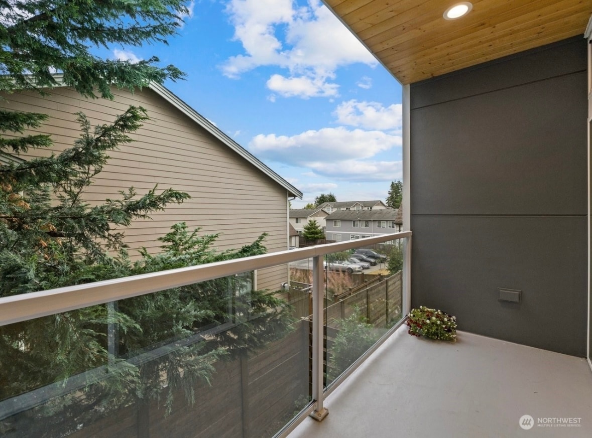 Building Photo - 14825 35th Ave W