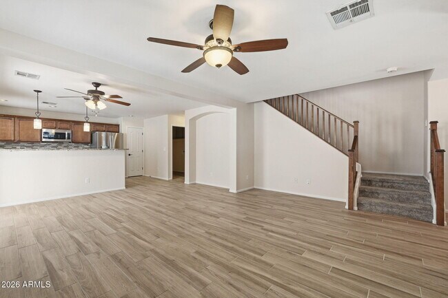 Building Photo - 1006 S Deerfield Ln