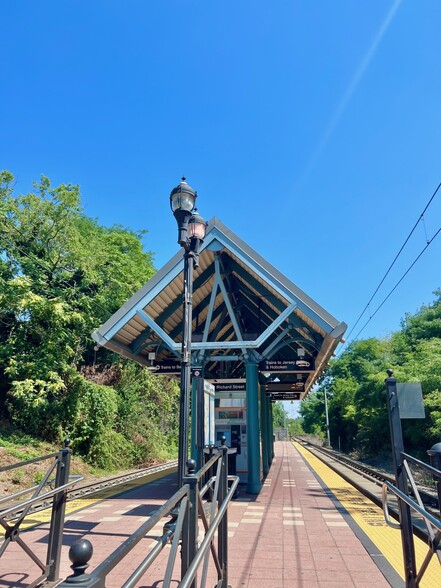 Light rail station - 8 min walk from apt - 115 Rutgers Ave