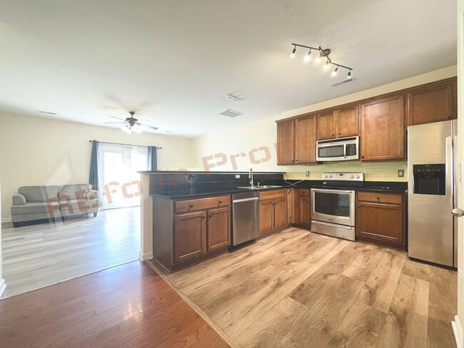 Building Photo - 1304 Cozart St