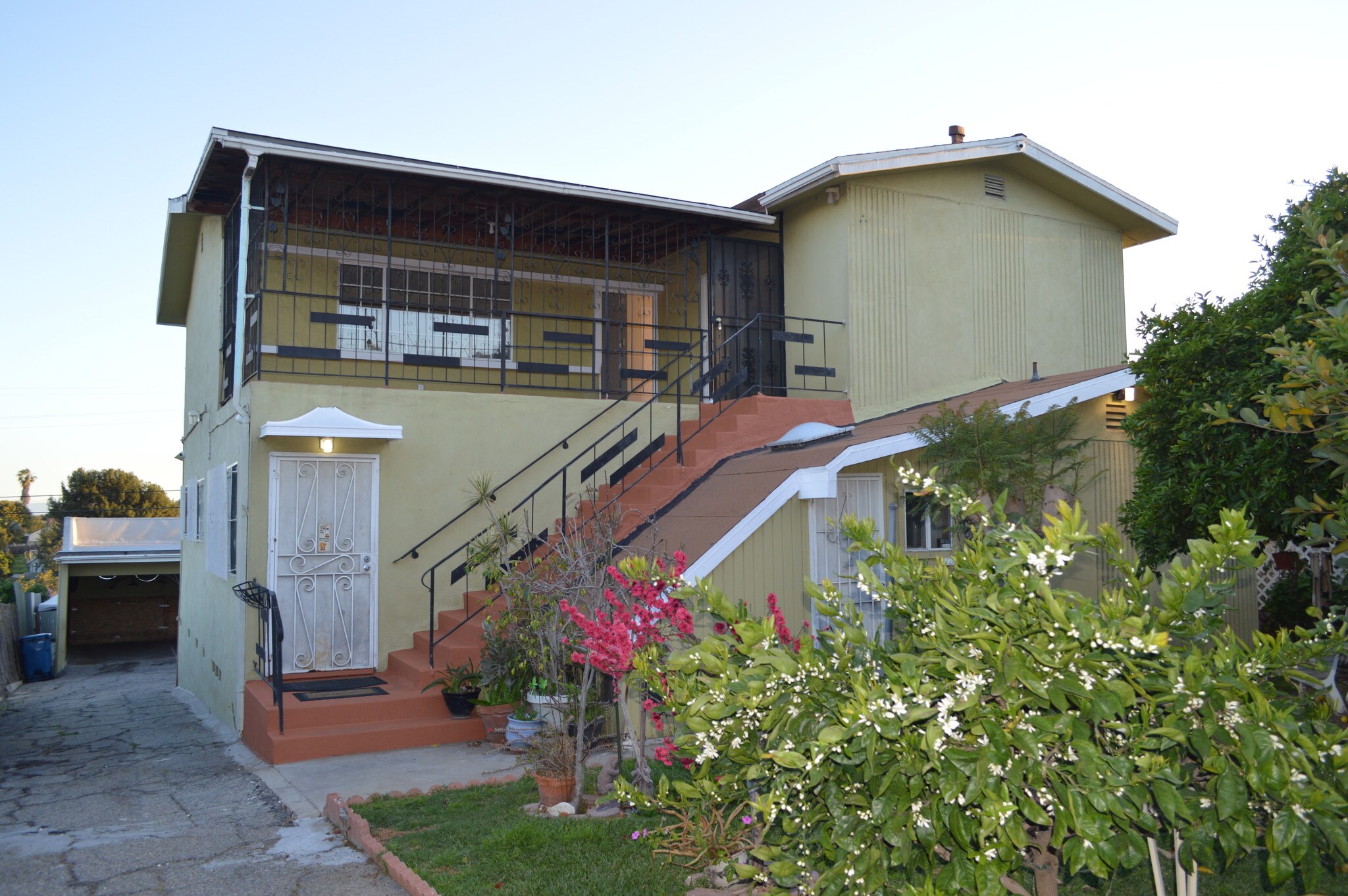 Unit for rent is on top - 4418 W 64th St