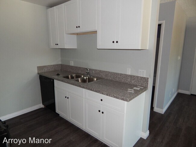 Building Photo - 4571 N Figueroa St