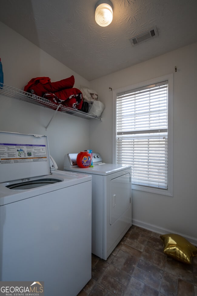 Building Photo - 213 Sidney Lanier Ave