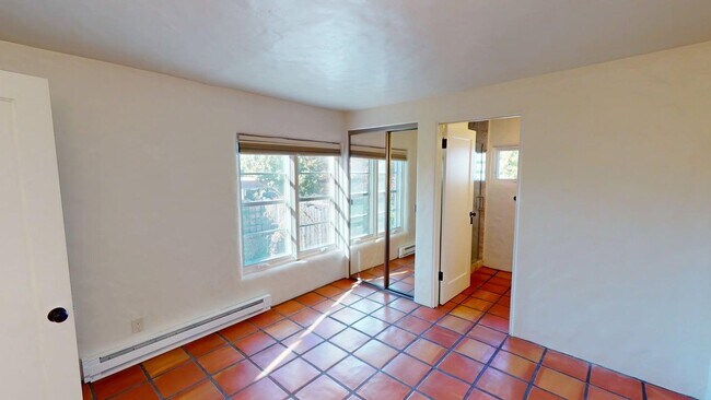 Building Photo - 901 Galisteo St