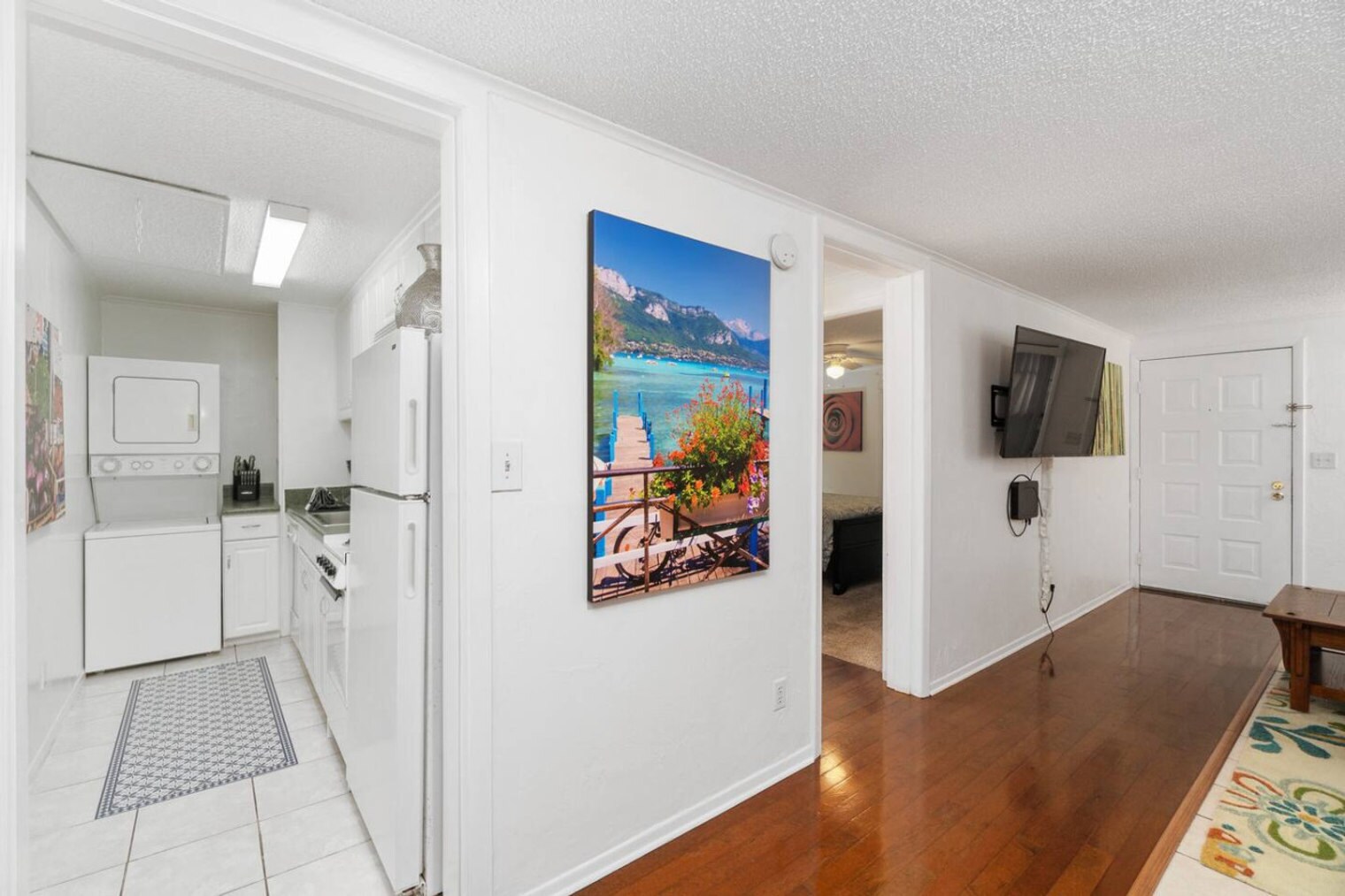 Building Photo - 2490 SW 14th Dr