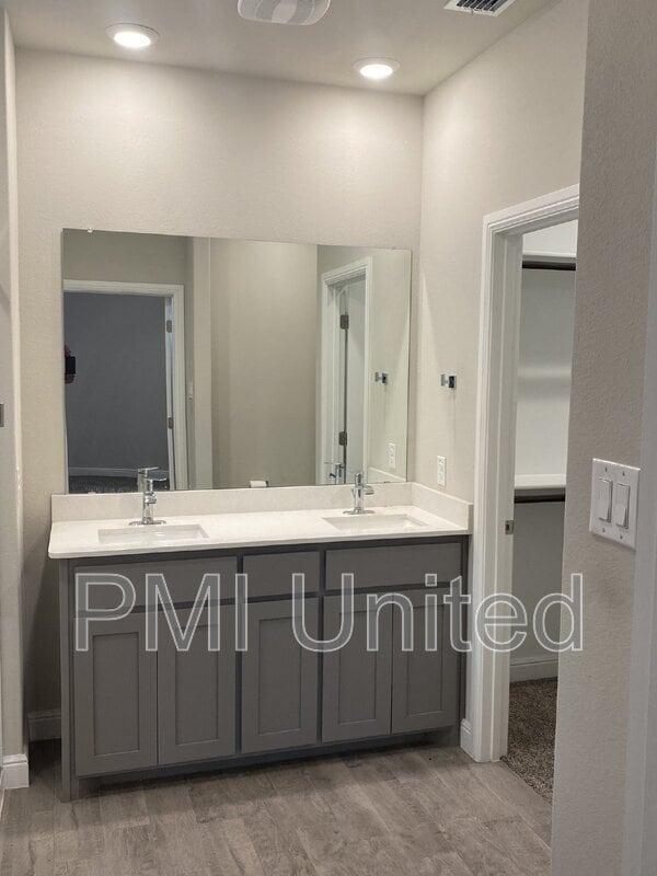 Building Photo - 249 Irish Moss Dr