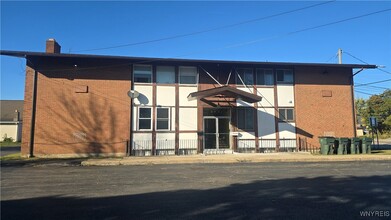 Building Photo - 5422 Transit Rd