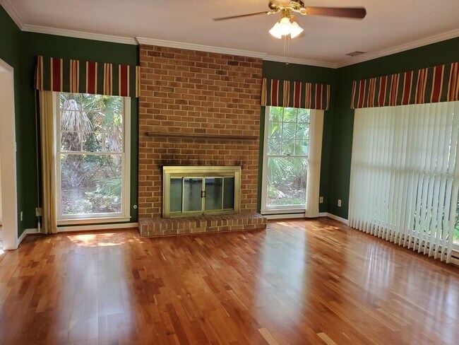 Building Photo - **AVAILABLE IN JUNE ** Landings Executive 3 Bedroom home