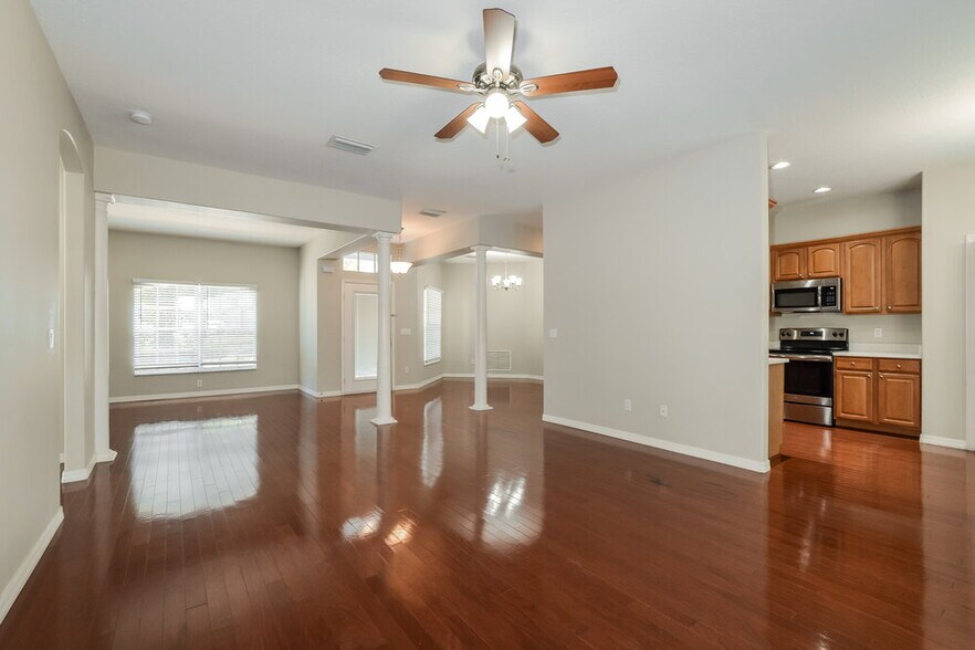 Building Photo - 1605 Shadowood Ct