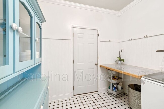 Building Photo - 312 Waterton Way