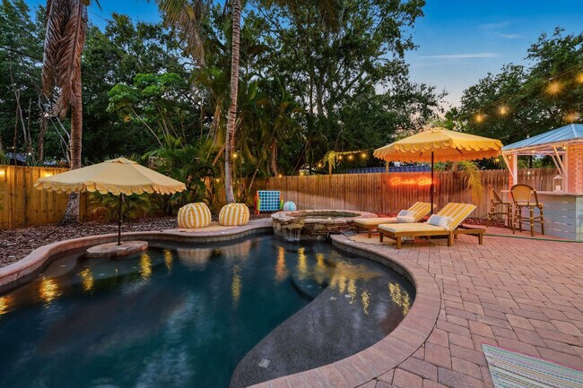 Building Photo - 522 31st St W