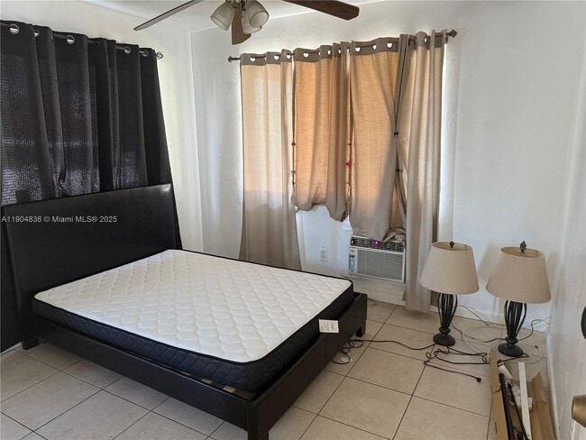 Building Photo - 14355 NE 6th Ave