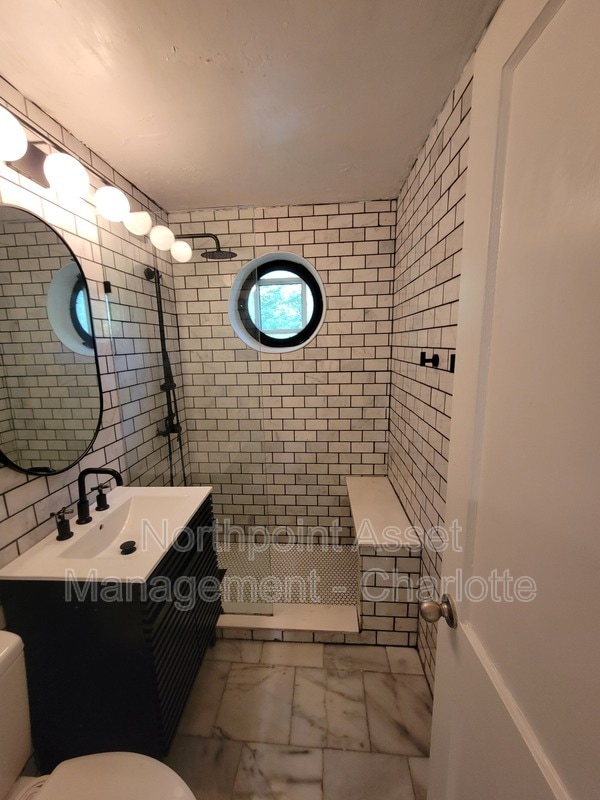 Building Photo - 207 N Dotger Ave