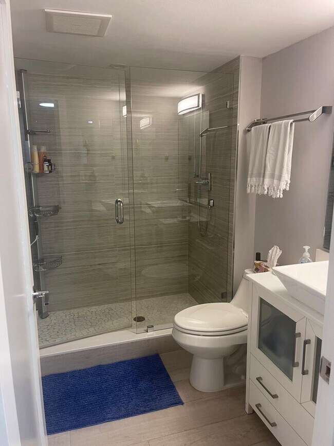 Building Photo - 5000 N Ocean Blvd