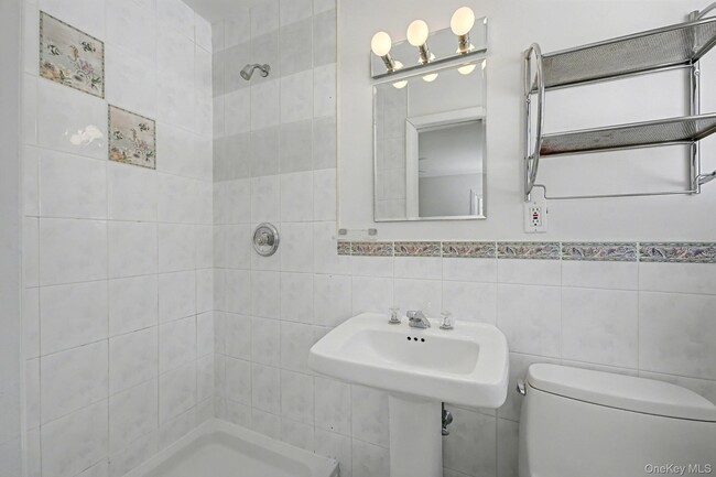 Building Photo - 22 7 Ave