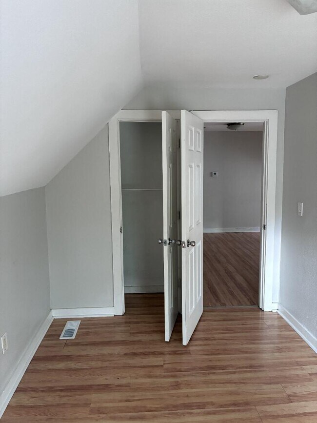 Building Photo - 2166 S 6th St