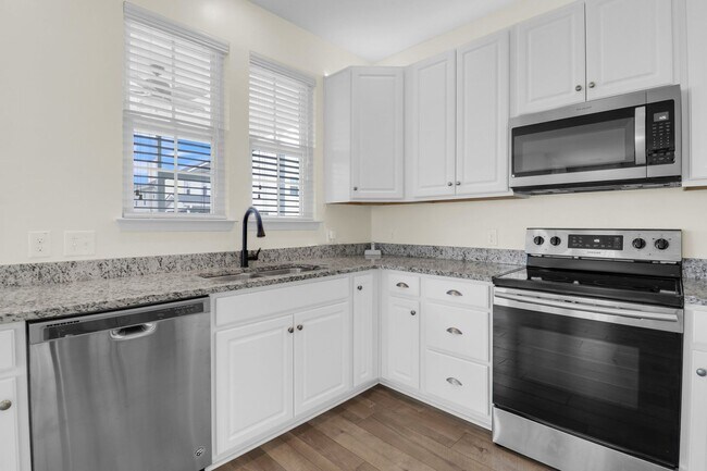 Building Photo - Modern Comfort & Easy Living in Ladson