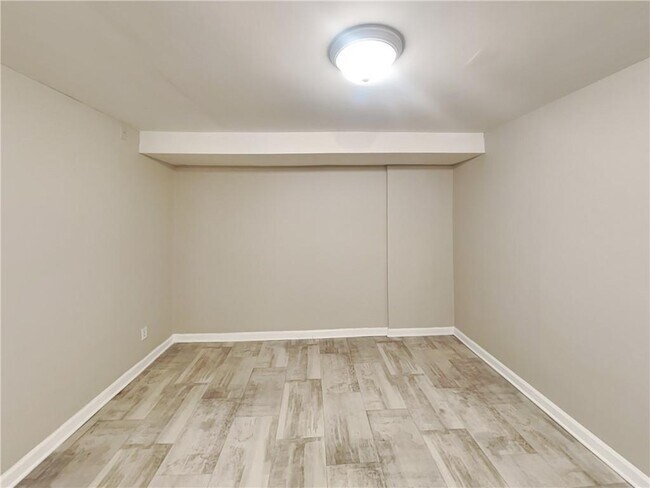 Building Photo - 4790 Matterhorn Dr SW