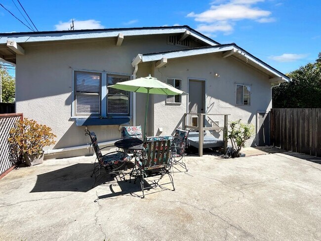 Building Photo - 811 Highland Ave