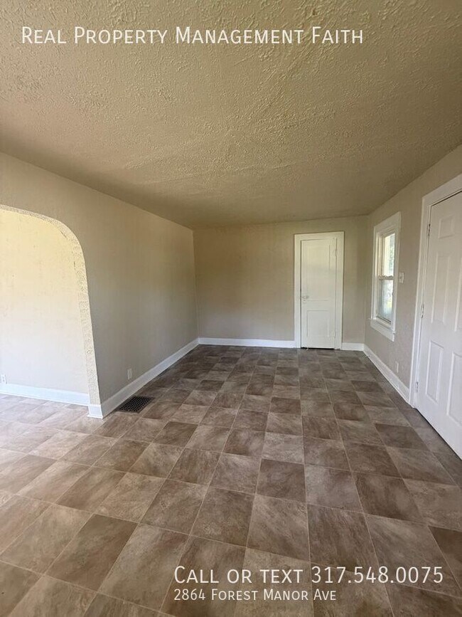 Building Photo - 2864 Forest Manor Ave