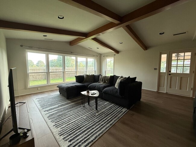 Building Photo - Spacious 4BR House in Tulsa