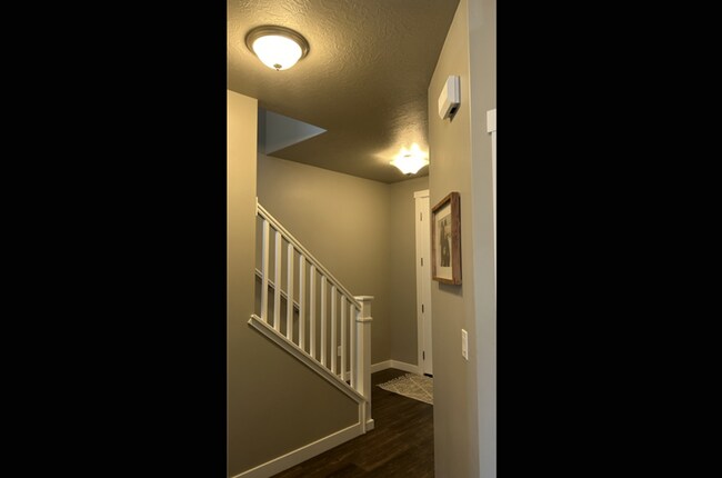 Building Photo - 932 W 2840 N