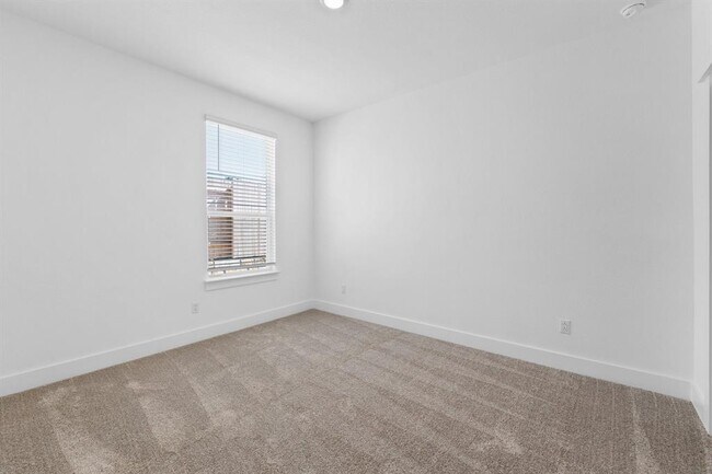 Building Photo - 323 Fish Trap Rd