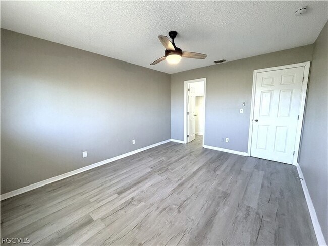 Building Photo - 823 Gleason Pkwy