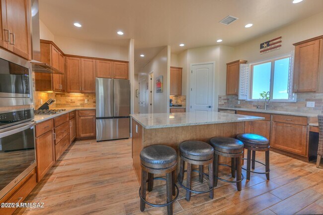 Building Photo - 6321 Oak Ln