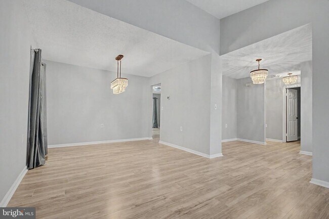 Building Photo - 2615 Point Lookout Cove