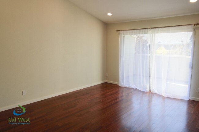 Building Photo - $2795 - 2 Bedroom, 2 Bath Condo w/ AC in G...