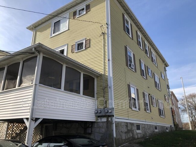 Building Photo - 18 Plantation St