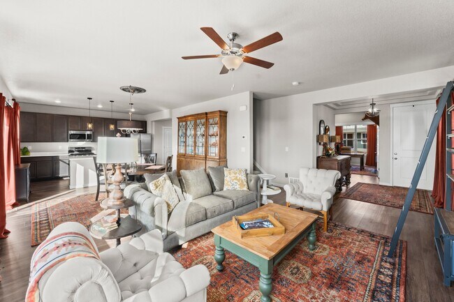 Building Photo - 5204 Roundhouse Dr