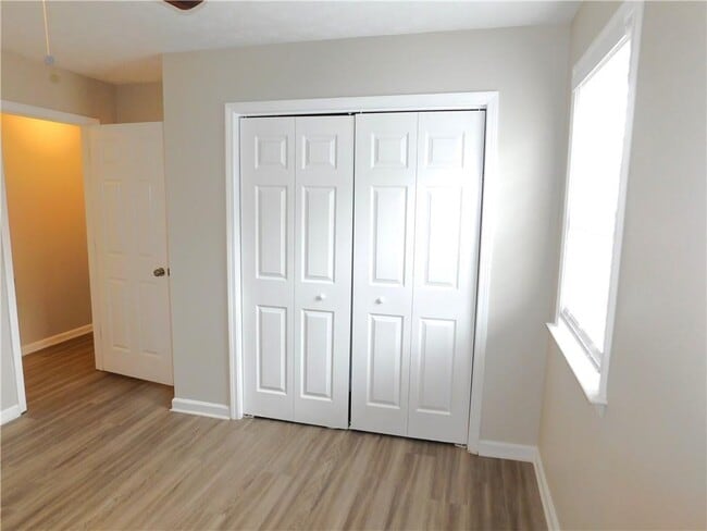 Building Photo - 6431 Shadow Ct